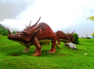 Illustration for article titled In the 1980s, Jurassic Park was built by prisoners in Cuba